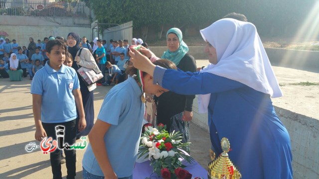 فيديو: مدرسة جنة ابن رشد تنظم حفل تكريم للطلاب الموهوبين والمتفوقين 